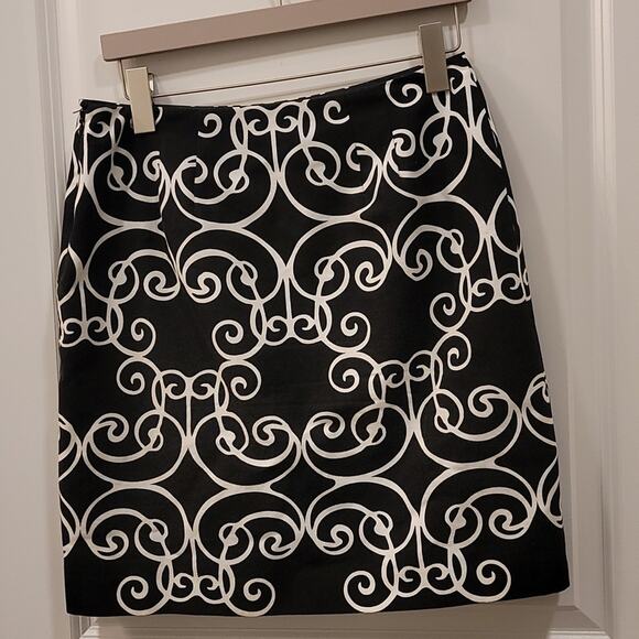 Ann Taylor Black and white scroll skirt - Picture 5 of 6